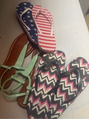 Assorted Women's Summer Flip Flops and Sandals size 10